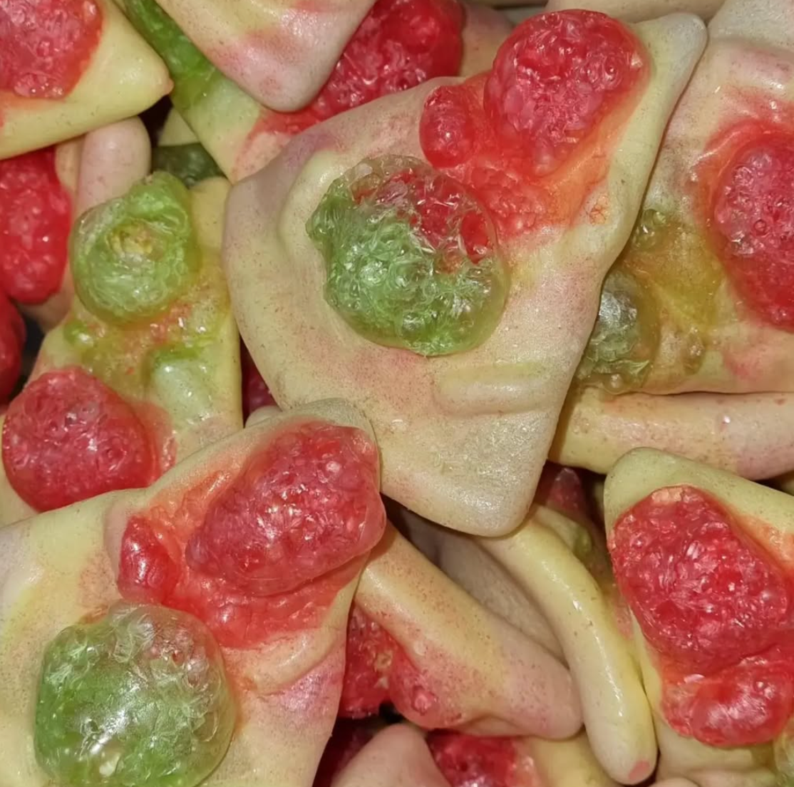 Gummy pizza